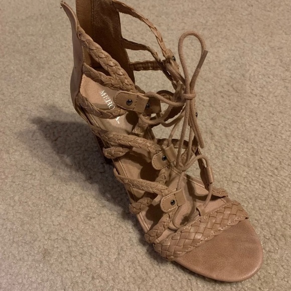 Heels - Picture 3 of 4